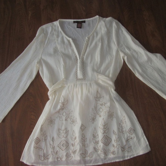 Bandolino Tops - Bandolino 6 Cream Crinkle Shirt  W/ Tie Back NWT